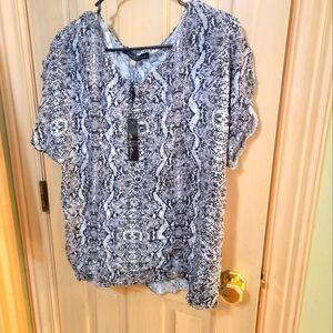 NWT Womens Plus Sz 1X Rose & Olive Animal Print Shirt